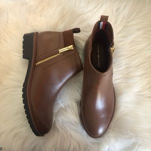 NWOT Tommy Hilfiger Booties Size 8